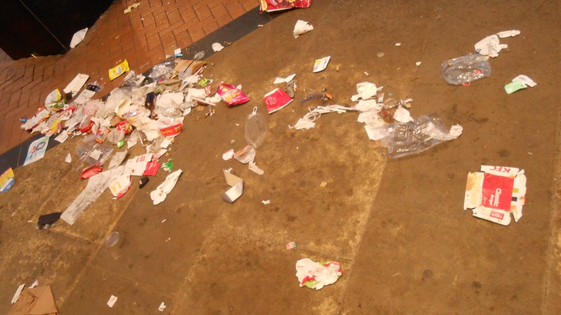 Fast_food_waste,_Victoria_street,_Blackpool_02